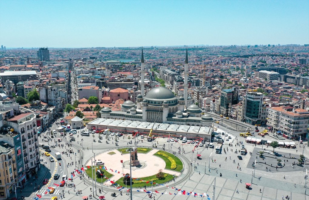 Taksim Meydanı’na (Beyoğlu) Metrobüsle Nasıl Gidilir?