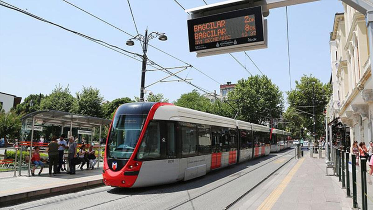 Metrobüsten T1: Bağcılar Kabataş Tramvayına Aktarma Durağı